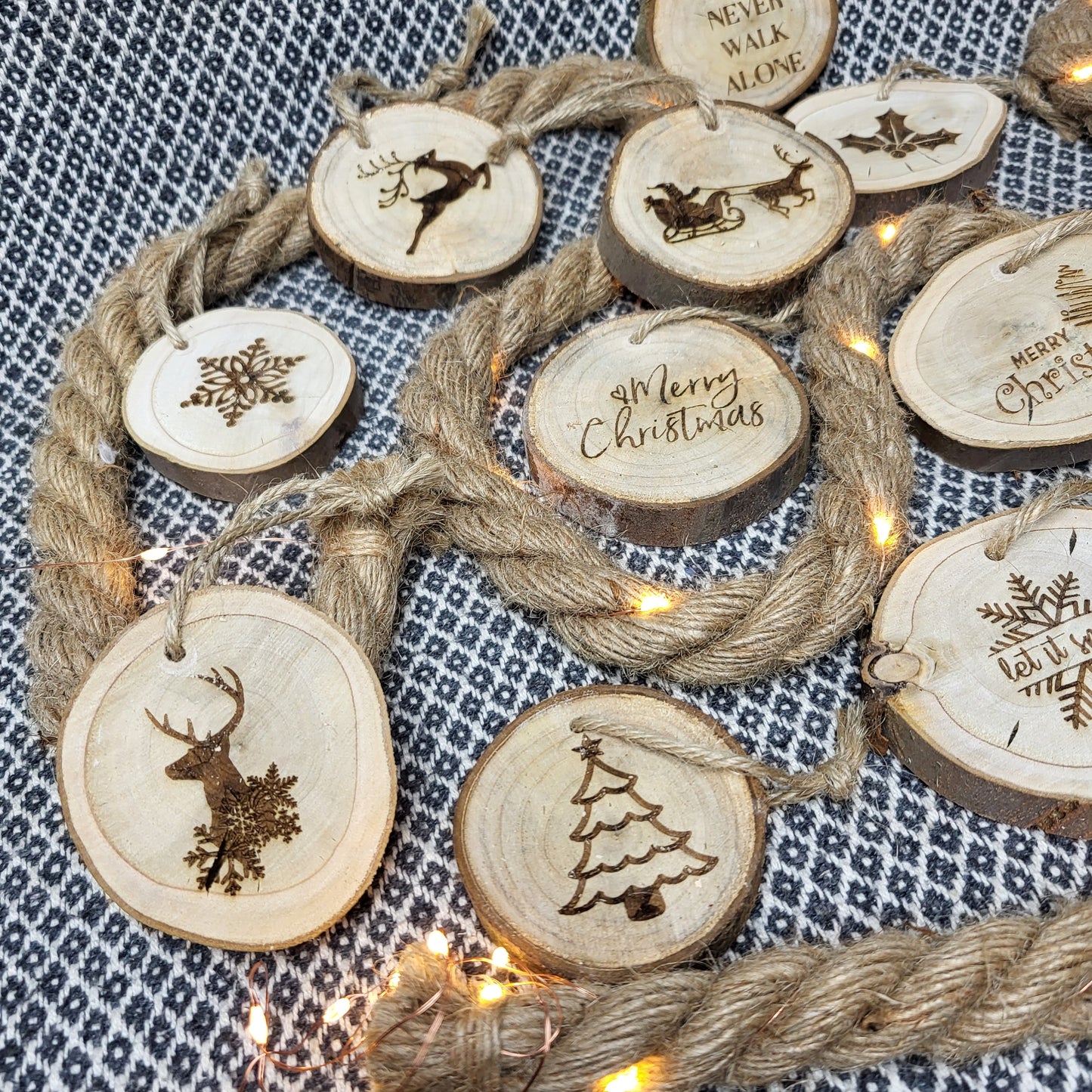 Personalised Wooden Christmas Tree Decoration – Custom Engraved Natural Wood Ornament – Eco-Friendly Holiday Décor