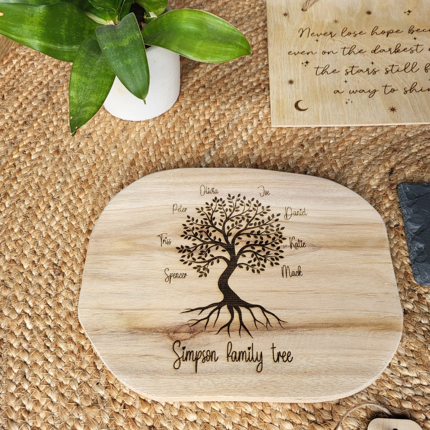 Personalised Wooden Family Tree Plaque – Custom Engraved Wooden Sign with Names – Unique Gift for Families, Anniversaries & Home Décor