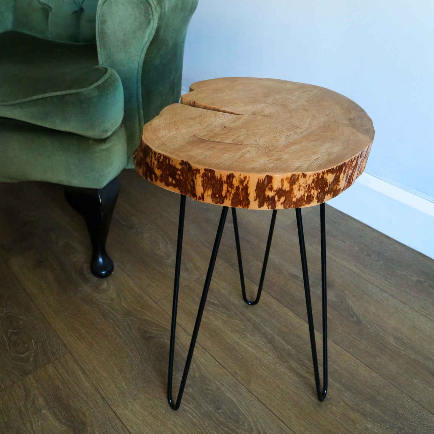 Wooden Side Table – Reclaimed Wood Accent Table with Black Metal Hairpin Legs – Eco-Friendly Home Décor Piece