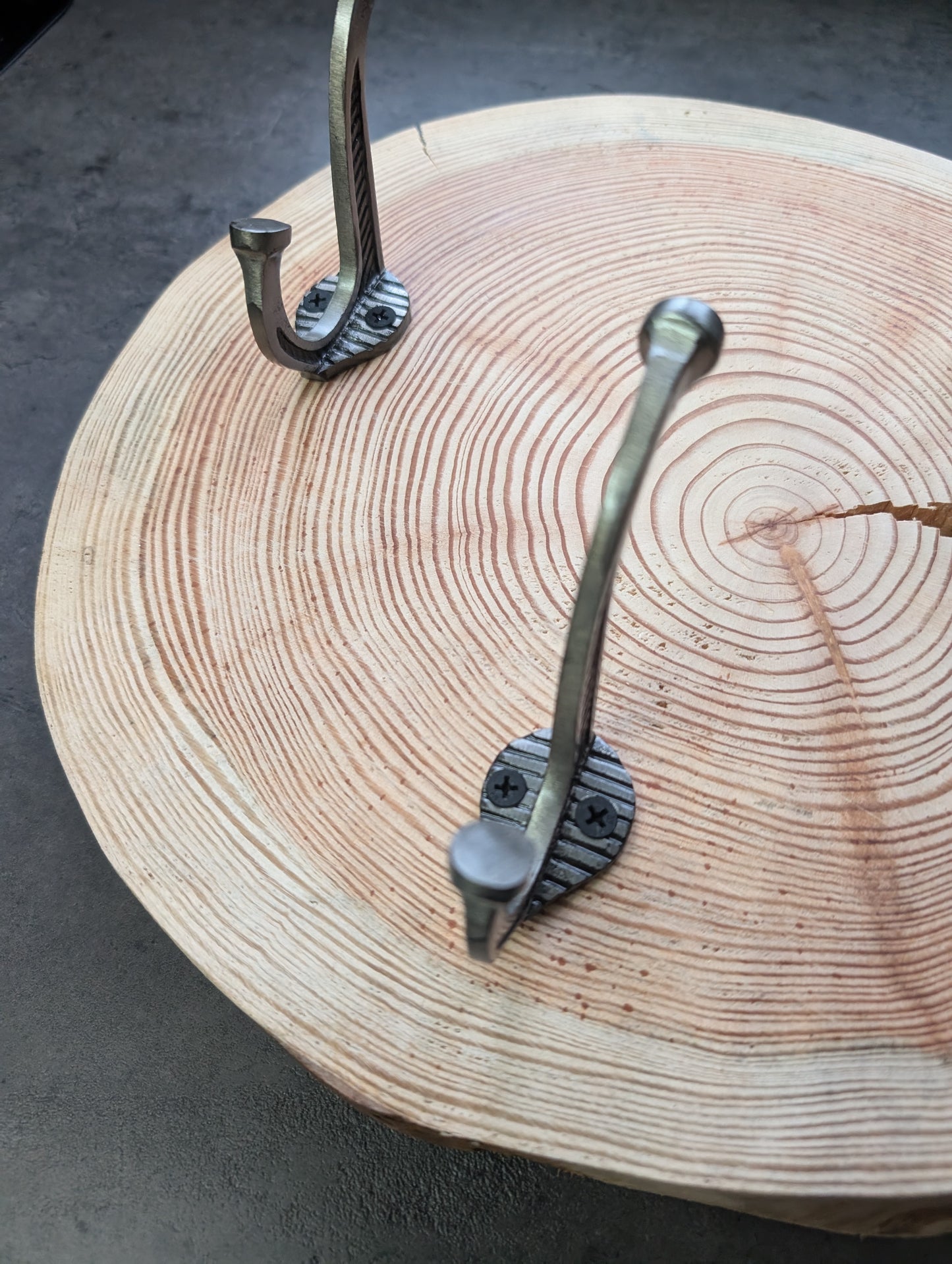 Handcrafted Wooden Coat Hanger – Unique Reclaimed Wood Wall Hook Rack with Iron Hooks – Eco-Friendly Home Organiser