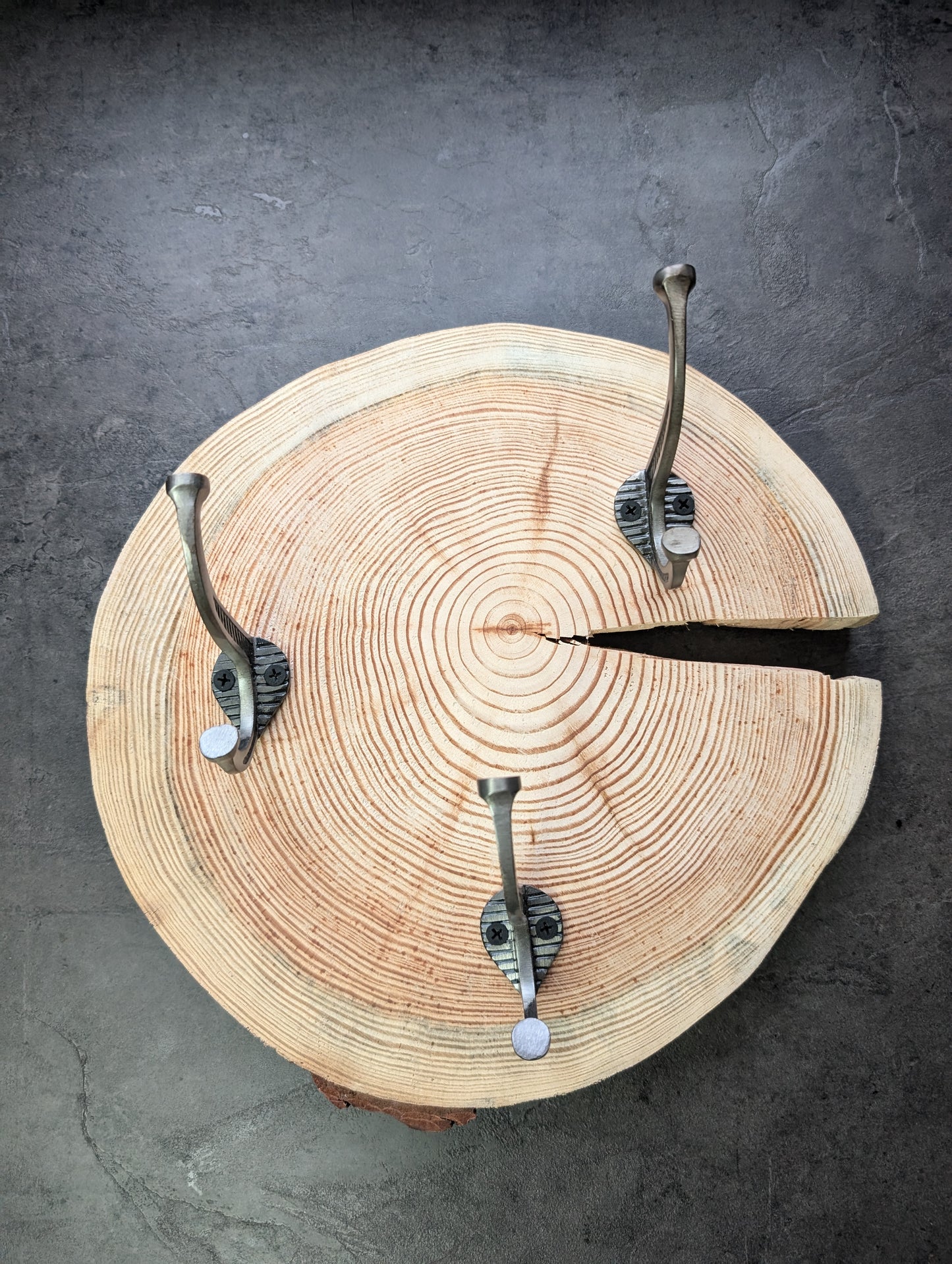 Handcrafted Wooden Coat Hanger – Unique Reclaimed Wood Wall Hook Rack with Iron Hooks – Eco-Friendly Home Organiser