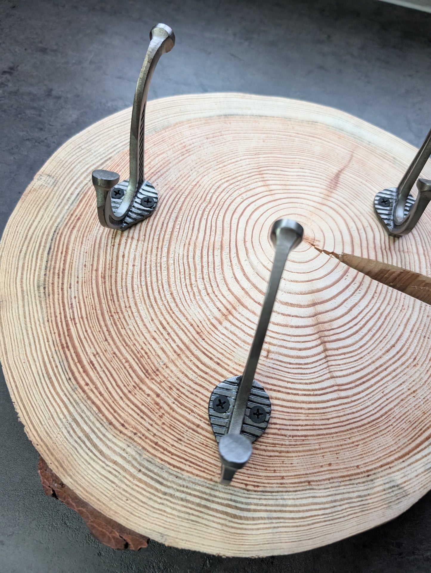 Handcrafted Wooden Coat Hanger – Unique Reclaimed Wood Wall Hook Rack with Iron Hooks – Eco-Friendly Home Organiser