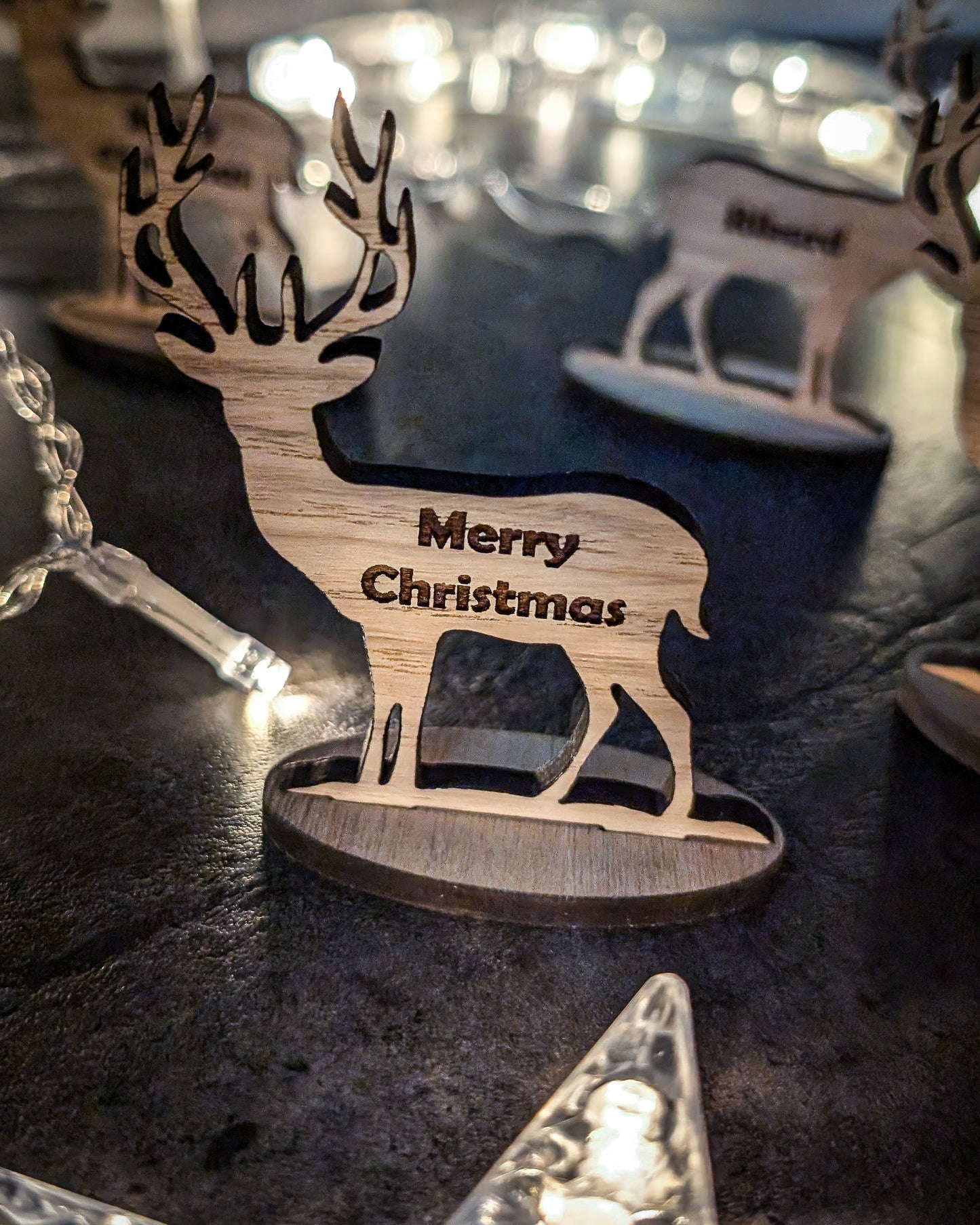 Personalised Wooden Reindeer Christmas Decoration – Custom Engraved Oak Ornament for Festive Tree Décor & Unique Holiday Gifts