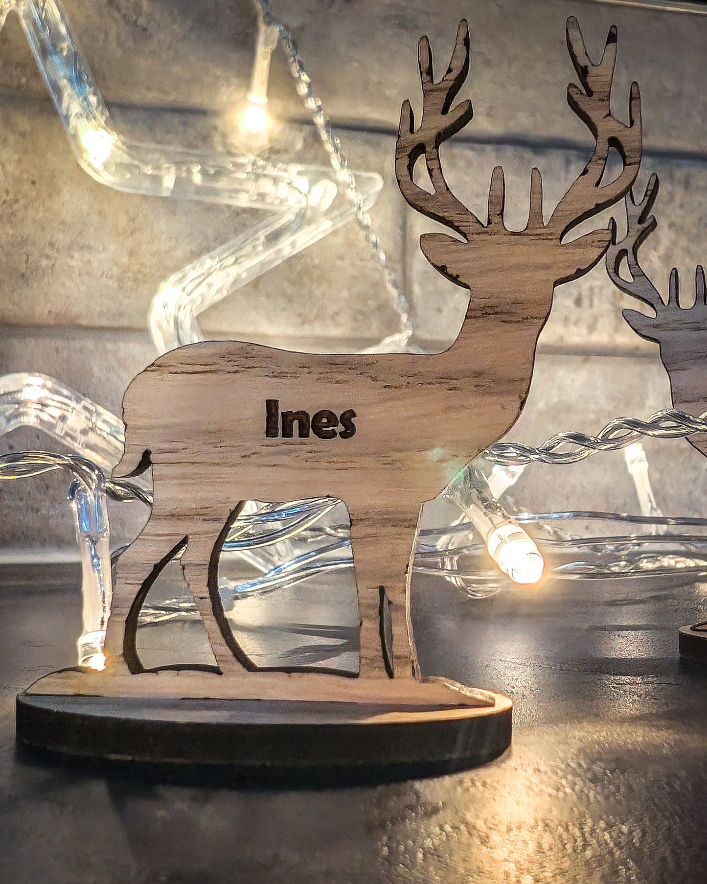 Personalised Wooden Reindeer Christmas Decoration – Custom Engraved Oak Ornament for Festive Tree Décor & Unique Holiday Gifts