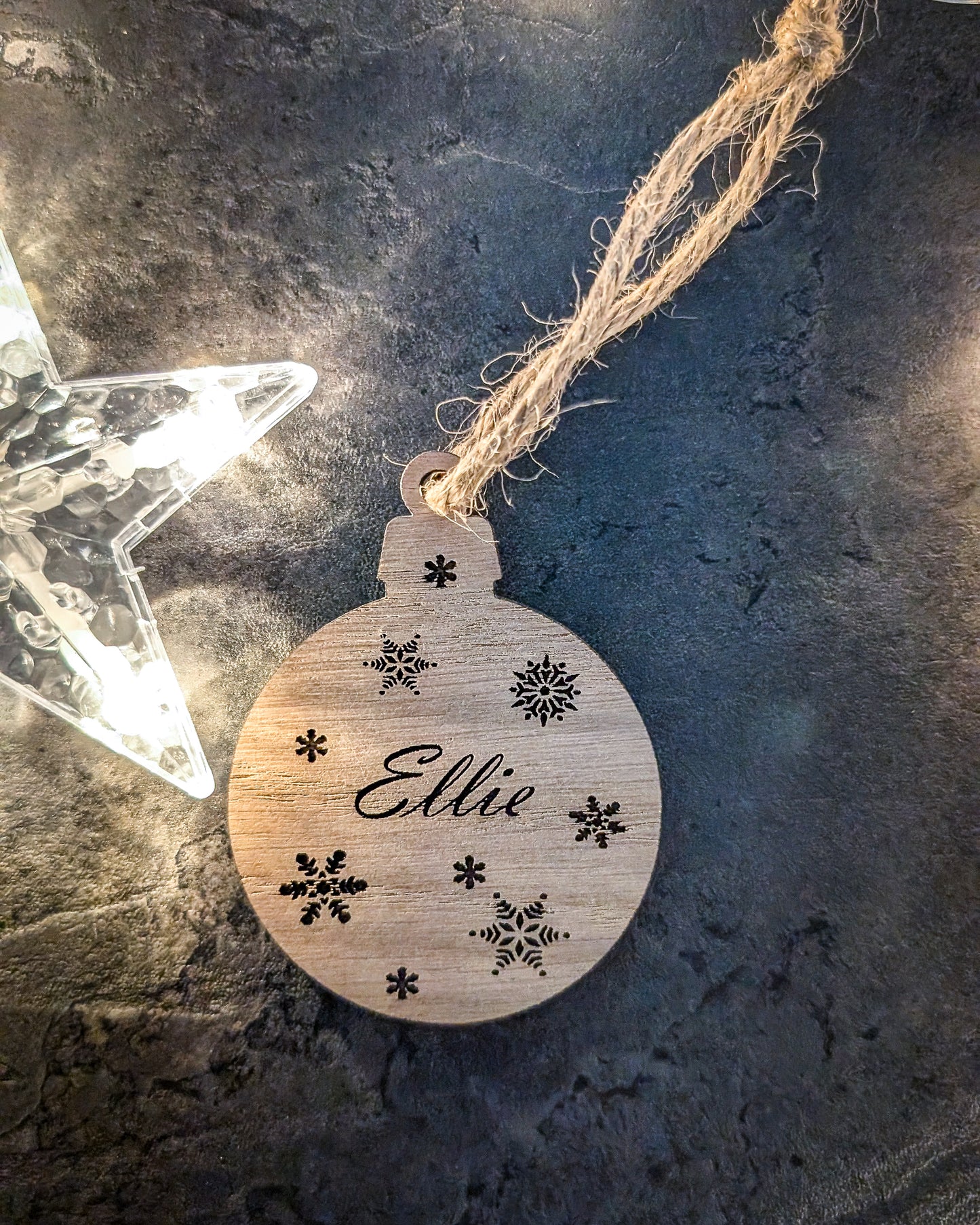 Personalised Wooden Christmas Bauble – Custom Engraved Oak Ornament for Festive Tree Décor & Unique Holiday Gifts